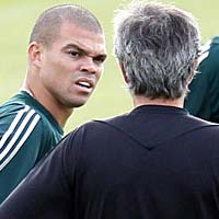 Bóng đá - Pepe “mắng” Mourinho: Real đại loạn