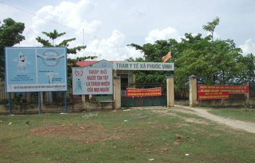 Tới làng có nhiều người chết vì rượu độc - 3