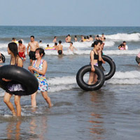 Tin tức trong ngày - Nam sinh viên chết đuối ở biển Cửa Lò