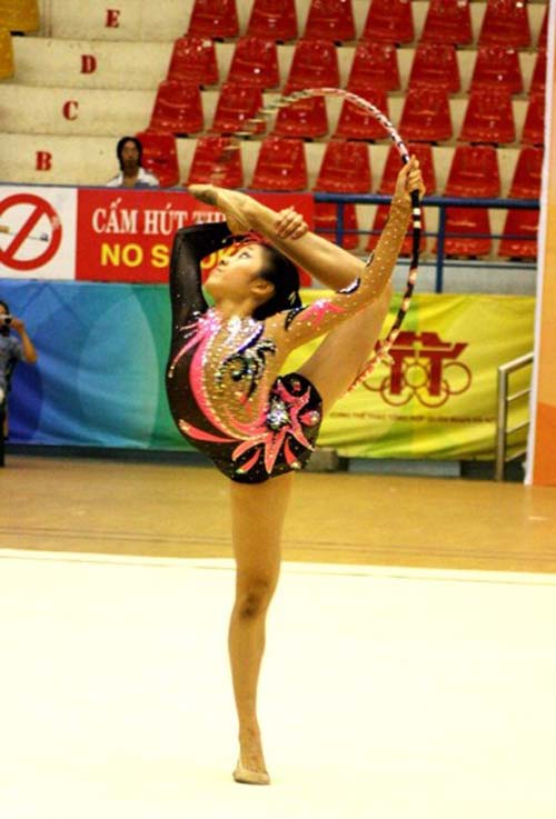 Giải thể dục nghệ thuật World Cup 2013: Nhật Linh bước ra thế giới - 1