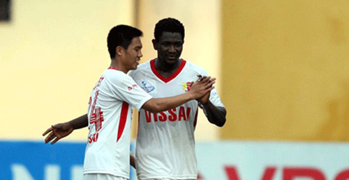 V8 V-League: “Chiếu dưới” vùng lên - 2