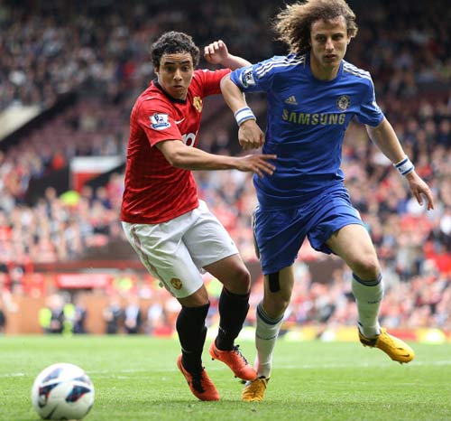 Sir Alex bảo vệ Rafael, trách trọng tài - 1