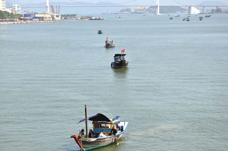Mưu sinh dưới đáy sông Hàn - 1