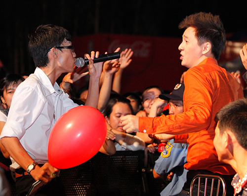 Tuấn Hưng toát mồ hôi vì 6.500 fan - 7