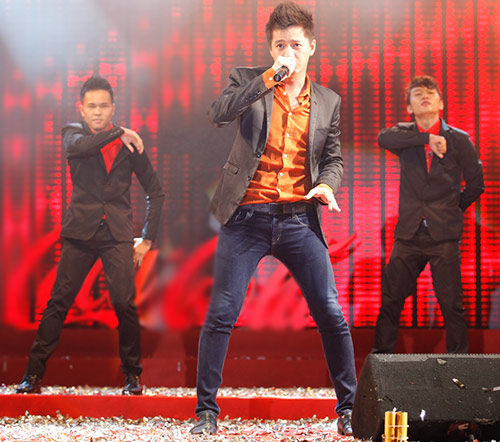 Tuấn Hưng toát mồ hôi vì 6.500 fan - 10