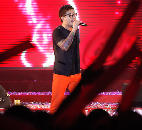 Tuấn Hưng toát mồ hôi vì 6.500 fan - 5