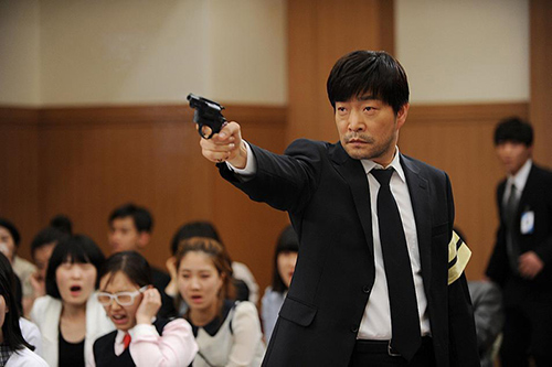 Kẻ truy đuổi: Chạm đáy lòng bởi tình phụ tử - 3