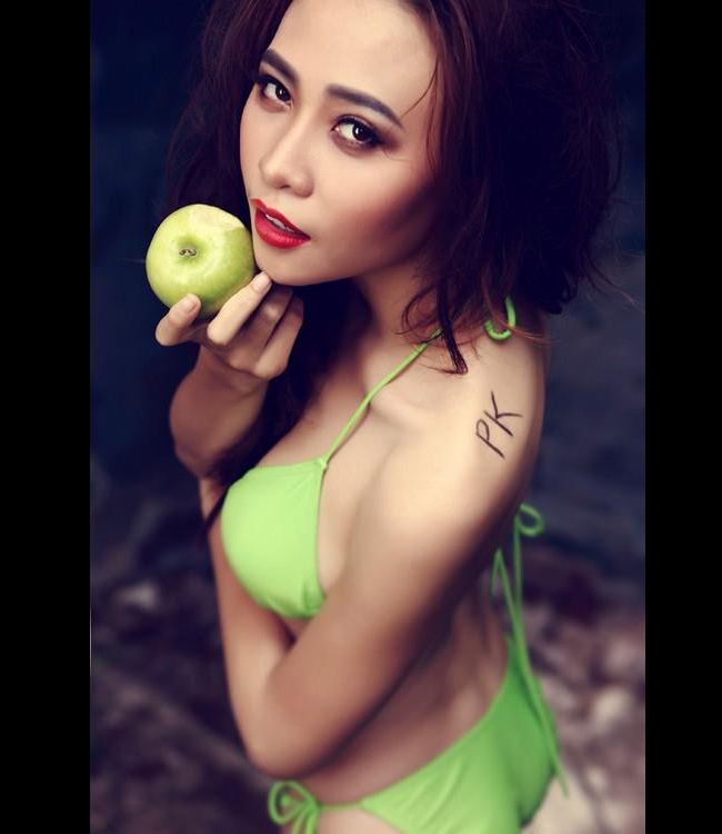 Hot girl Sài thành sexy từng centimet

Bích Khanh khoe sắc vóc với bikini
Những hot girl nổi tiếng khoe thân
Ba nàng hot girl sexy nhất Sài thành