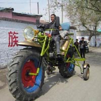 Tin tức trong ngày - Xem máy bay, tàu ngầm nông dân TQ tự chế