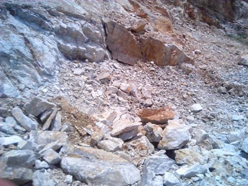 Nghệ An: Khai thác đá, 2 người chết thảm - 1