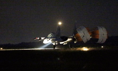 SU-30MK2 bay đêm trên bầu trời phương Nam - 13