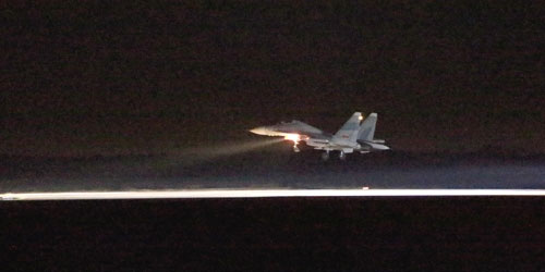 SU-30MK2 bay đêm trên bầu trời phương Nam - 14