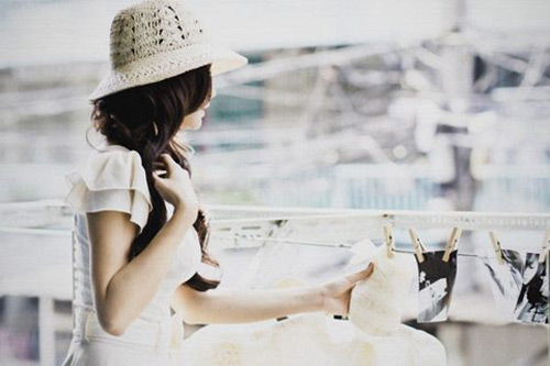 Thơ tình: Chạm tay vào nỗi nhớ - 1