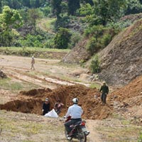 Tin tức trong ngày - Công an xã đi xe máy rượt bắt “vàng tặc”