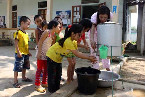 Theo chân "thần nước" bói mạch nước ngầm - 2