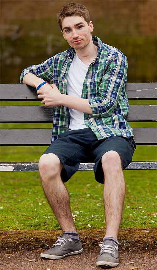 Chàng trai chết hụt đến 8 lần - 3