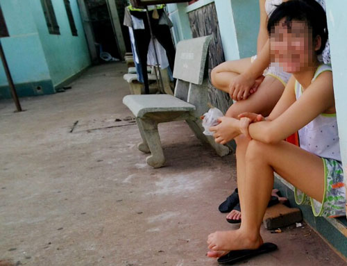 Nữ sinh tá hỏa vì bị “mời” xem “của quý” - 2