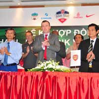 Bóng đá - ĐTVN chính thức so tài Arsenal ngày 17/7