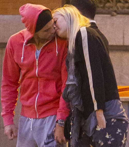 Sharapova & “Baby Federer” trong men say tình ái - 5