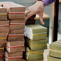 Kinh doanh - Lãi suất hạ 1% tương đương với “1 xô nước”?