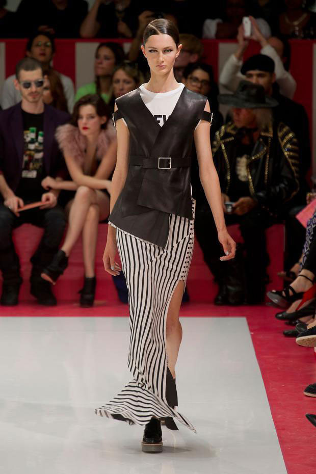 Mặc kẻ sọc cho mùa hè - 16