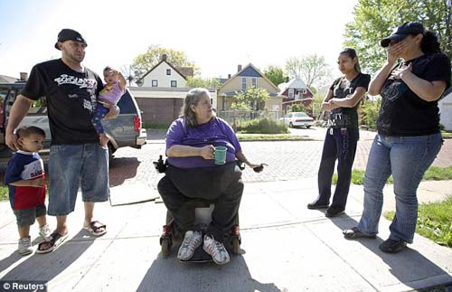 Nạn nhân bị bắt cóc ở Mỹ từng bị hiếp tập thể - 2