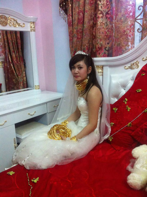 ''Hoa mắt'' vì đám cưới bạn trẻ ở Lạng Sơn - 1
