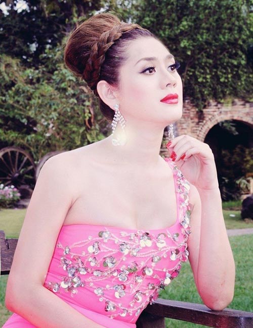 Lâm Chi Khanh: Tìm lại hay đánh mất mình? - 2