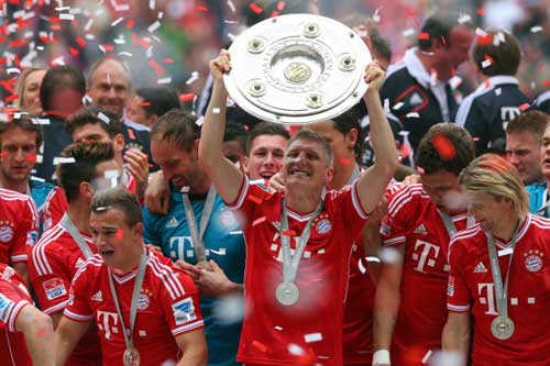 Video và chùm ảnh Bayern nhận Đĩa bạc - 3