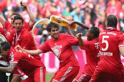 Video và chùm ảnh Bayern nhận Đĩa bạc - 9