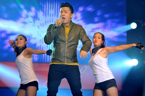 Lam Trường hát một mạch 15 bản hit - 2