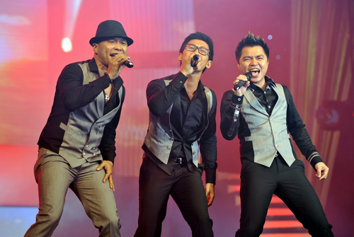 Lam Trường hát một mạch 15 bản hit - 6