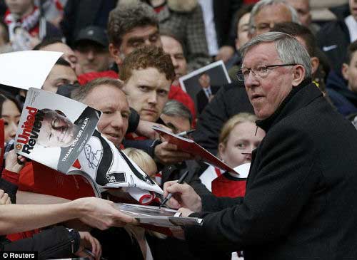Old Trafford mở hội ngày chia tay Sir Alex - 6