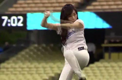 Top clip hài: Đã không được lại còn bị - 3