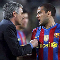 Bóng đá - Barca vô địch, Alves nhớ Mourinho