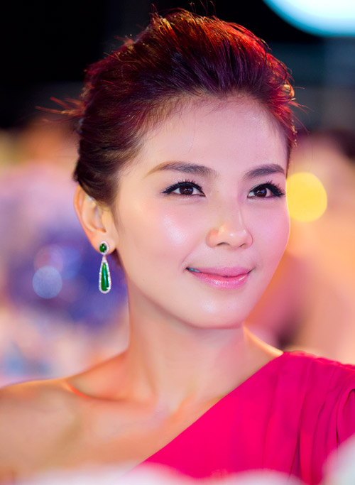 Diva Nhật Bản U40 vẫn trẻ như thiếu nữ - 10