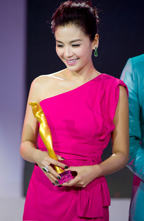 Diva Nhật Bản U40 vẫn trẻ như thiếu nữ - 12