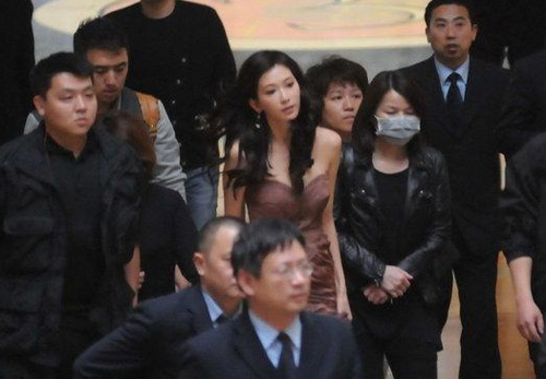 Diva Nhật Bản U40 vẫn trẻ như thiếu nữ - 17