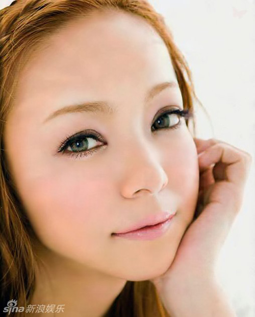 Diva Nhật Bản U40 vẫn trẻ như thiếu nữ - 4