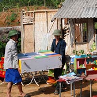 Tin tức trong ngày - Xóm nghèo tang thương sau lũ quét