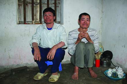 Gia tộc “giời đày” - 3