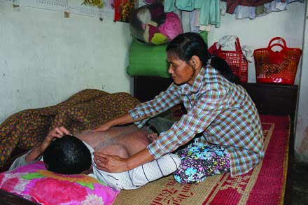 Gia tộc “giời đày” - 4