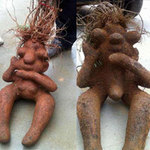 Cặp rễ cây hà thủ ô có hình dáng nam nữ kỳ lạ