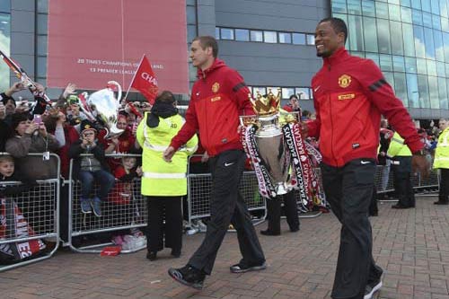 Trời mưa, MU vẫn diễu hành hoành tráng - 6