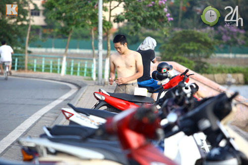 Người Thủ đô tắm Hồ Tây “giải nhiệt” - 2