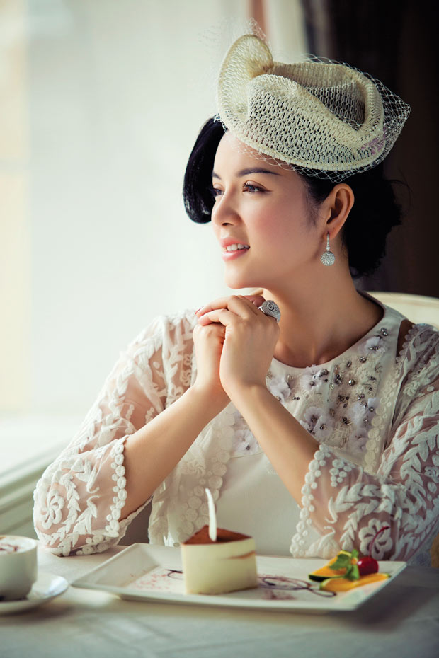 Lý Nhã Kỳ điệu với phong cách quý tộc - 4