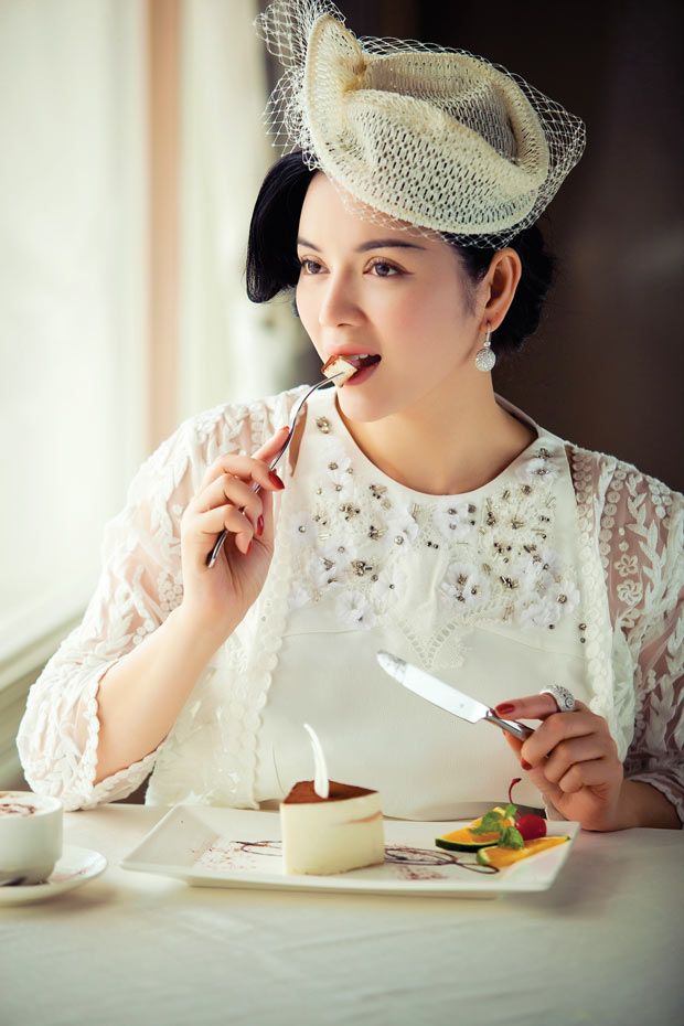 Lý Nhã Kỳ điệu với phong cách quý tộc - 8