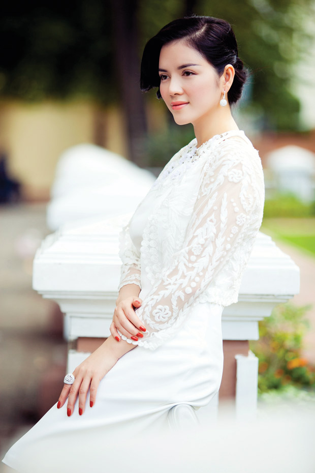 Lý Nhã Kỳ điệu với phong cách quý tộc - 9