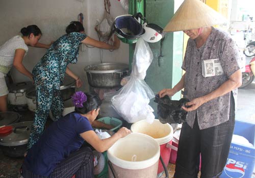 Độc đáo: Phố chỉ bán cơm không ở Sài Gòn - 11