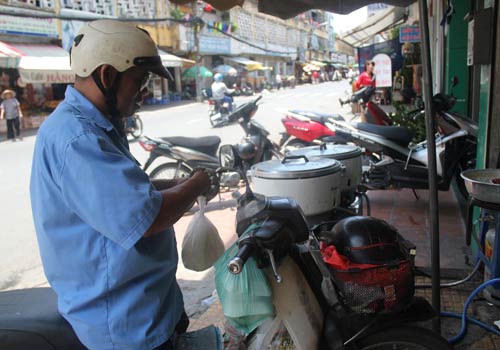 Độc đáo: Phố chỉ bán cơm không ở Sài Gòn - 12